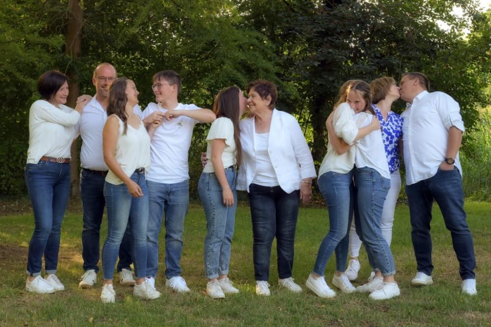 Gruppenfotoshootings Generationenfotoshootings Gruppenfotoshootings Generationenfotoshootings